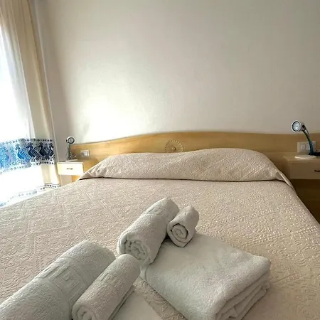 Locazione Turistica Senabrinu Rum i privatbostad Suni